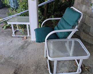 chair with two end tables