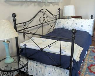 Trundle Bed end table and lamp (RUG NOT INCLUDED)