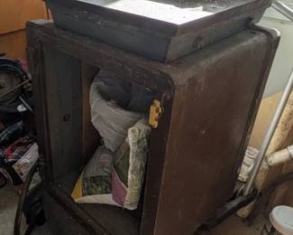Old Money Safe (HEAVY)
