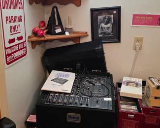 Dj equipment
