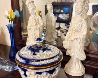 vintage Italian lidded urn, likely from the Norleans brand, featuring cobalt blue and white porcelain with gilded gold accents