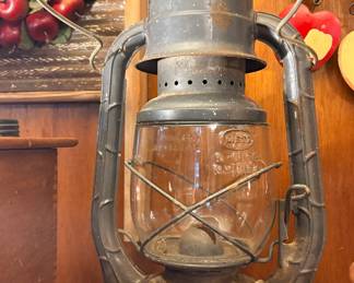 Dietz D-Lite No. 2 kerosene lantern, manufactured in New York, USA