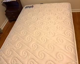 Full size platform frame & like new mattress 