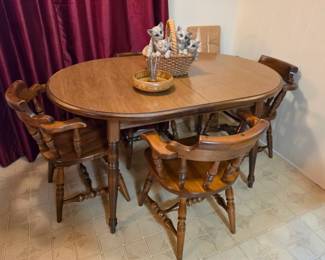 Dinette set - table/4 chairs/one leaf