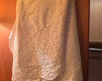 Lace table cloth