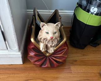 Jun Asilo 'Cat in the bag'