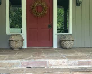 Red Front Door (A red door originated in Colonial times & signifies "Welcome"