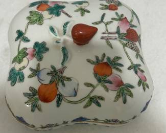 Beautiful Porcelain Dresser Box