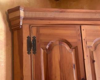 Dental Molding Crown is very rare