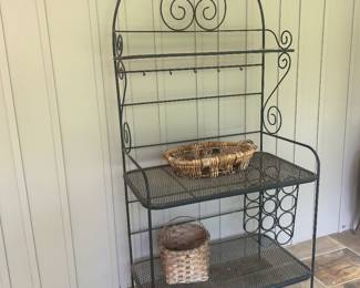 IRON BAKER'S RACK