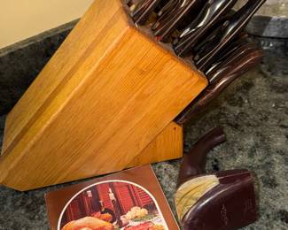 18 Piece Cutco Knife Set