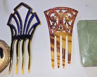 ANTIQUE SPANISH HAIR COMBS & COMPACTS