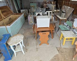 ANTIQUE & VINTAGE PRIMITIVE FURNITURE