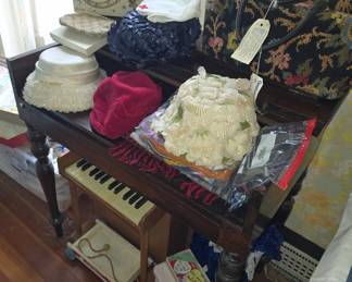 VINTAGE HATS, PURSES AND CLOTHING