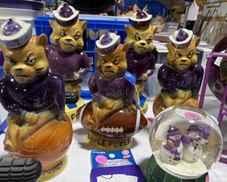 Five Willie the Wildcat liquor decanters. Great condition and highly collectible.