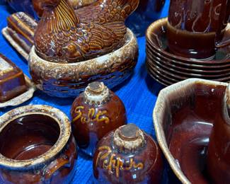 Collectible Hull dinnerware