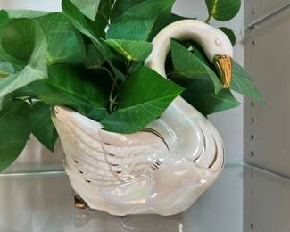 103 Vintage Swan Planter