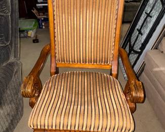 Beautiful Chair / carved wood / upolstered
