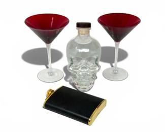 106 CrystalHeadVodkaSkullBottleFlaskRedMartiniGlassesSet