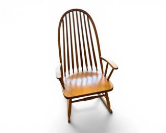 95 TraditionalWindsorStyleSpindleBackWoodenRockingChair