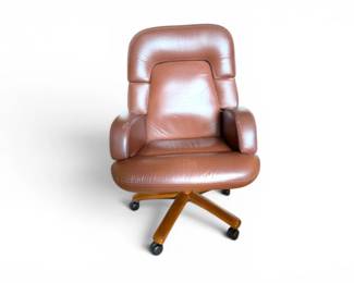 185 HeavyDutyLeatherLikeExecutiveOfficeChairwWoodBaseCasters