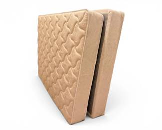 177 SertaPerfectSleeperQueenMattressBoxSpringSetLikeNew