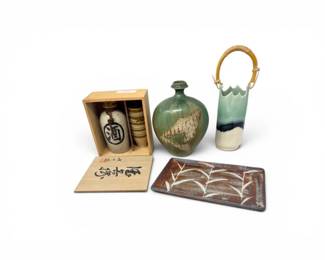 115 JapaneseStudioPotteryDecorSakeSetCollection