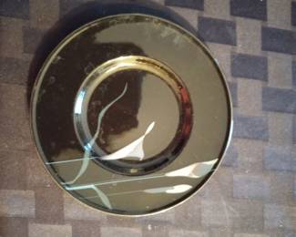Small plate, large plate, salad or soup bowl, and 2 cups with saucers