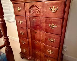Beautiful chest of drawers.