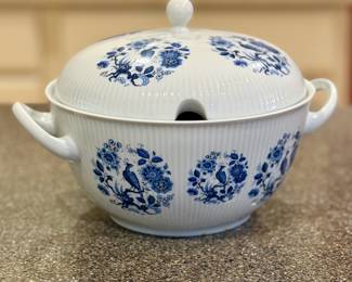 Royal Schwabap (Holland) tureen.