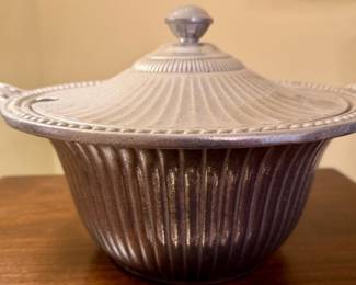 Wilton Armetale Flutes & Pearls pewter tureen with lid.
