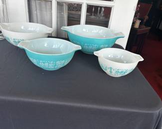 4 Piece Pyrex Amish Butterprint Mixing Bowls