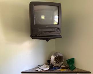 Tv-vcr combo