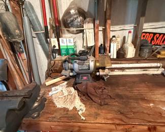 Bench grinder