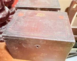 Early Chinese tea caddy