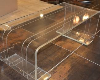 Side View of the Acrylic Waterfall Table