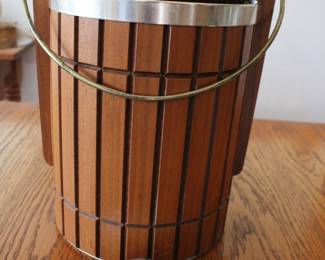 Mid-Century Modern Ice Bucket. Great Condition