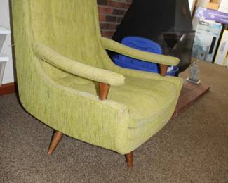 MID-CENTURY MODERN CHAIR