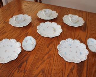 VTG. Haviland Limoges Porcelain Dishes. Shell-like shape, relish or side dishes w/dessert or salad plates.