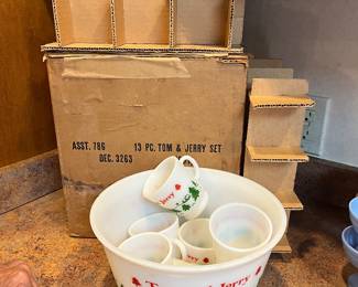 Tom and Jerry punch bowl set