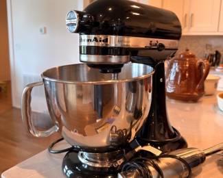 KitchenAid stand mixer, black