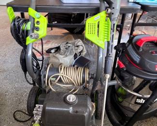 Gas-powered pressure washer