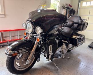 2007 Harley-Davidson Ultra Classic touring motorcycle, black