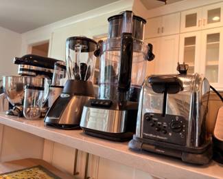 Kitchen small appliances, blenders, and food processor