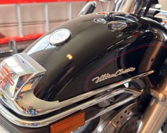 Harley-Davidson Ultra Classic fuel tank emblem