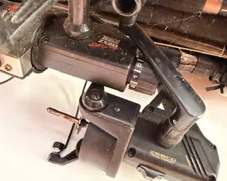 Bench-mounted power saw tool