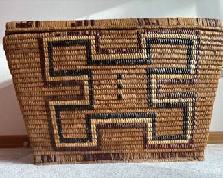 75 LargeNorthwestCoastStyleLiddedCedarBasketwGeometricDesign