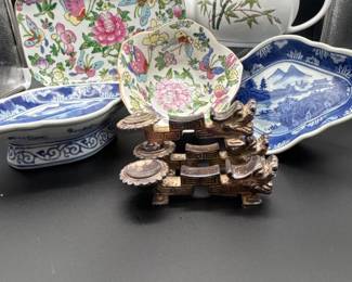 44 AsianPorcelainDragonDecorCollection