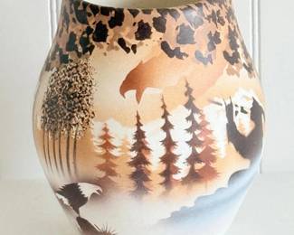 44 NativeAmericanCedarMesaPotteryVaseSignedbyArtist