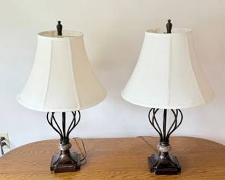 32 TraditionalBronzeFinishTableLamps
